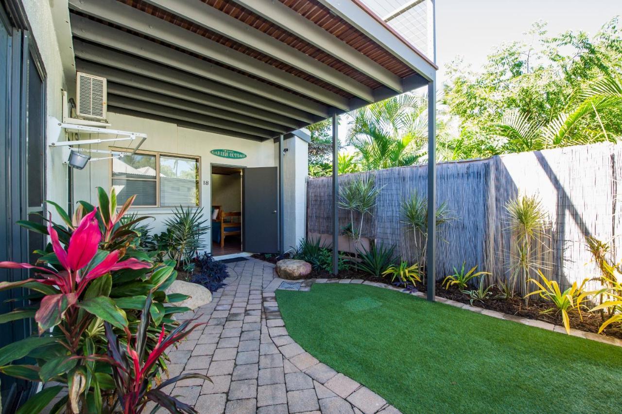 Beachside Cottage - A Private Peaceful Hidden Gem 50m to Beach Nelly Bay Exterior foto